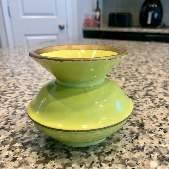 2/$20 or 3/$25 Green Vintage Vase - Picture 2 of 7